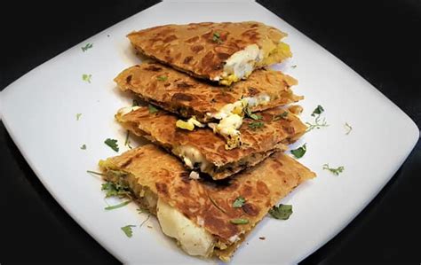 Chapati Sandwich - Hindi Recipe | Madhura's Recipe