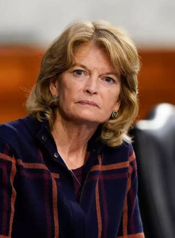 Lisa Murkowski - Bio, Net Worth, Husband, Age, Parents, Party, Height