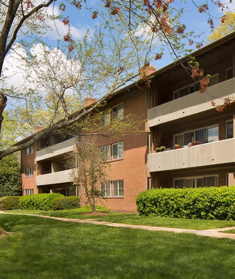 Alexandria, VA Apartments | Brookdale at Mark Center Apartment Homes