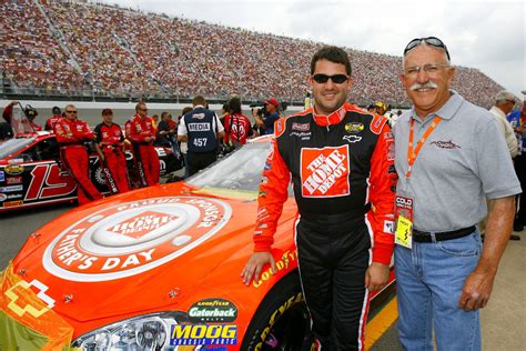 Tony Stewart's Promise to His Dad Led to His NASCAR Retirement - FanBuzz