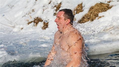 James Bond Shower: 7 reasons why taking a cold shower in winter is ...