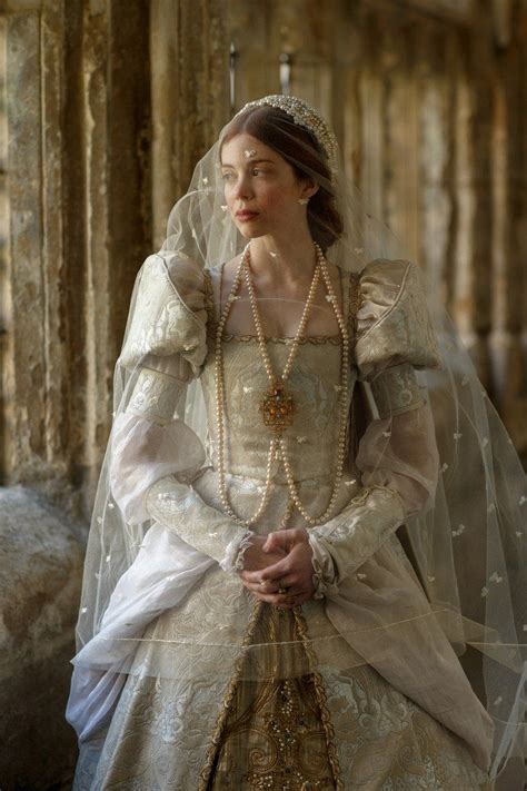 In The Spanish Princess, Catherine of Aragon’s Wedding Dress May Be All ...