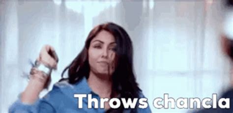 Chancla Throw Chancla GIF - Chancla Throw Chancla La Chancla - GIF हरू भेट्टाउनुहोस् र सेयर ...