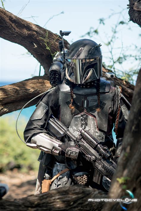 Eye-Catching Mandalorian Cosplay Shoot in Hawaii — GeekTyrant