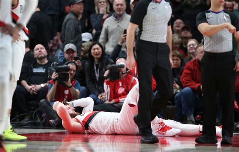 NBA fans criticize ref after Blazers’ Jusuf Nurkic suffers gruesome leg ...