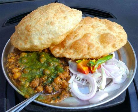 15 Legendary Places To Eat Best Chole Bhature in Delhi - My Yellow Plate