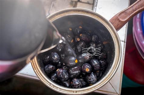 How to Prepare Buah Dabai to Eat - Crisp of Life - Penang Food & Travel ...