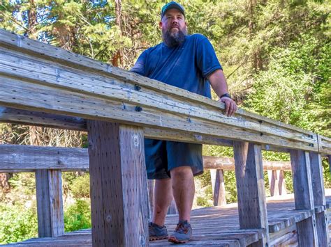 Plus Size Hiker Andy Neal Proves That Big Guys Can Hike Too | Chubstr