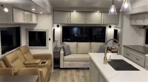 RV review of the 2023 Brinkley RV Z 3100 fifth wheel - StressLess ...