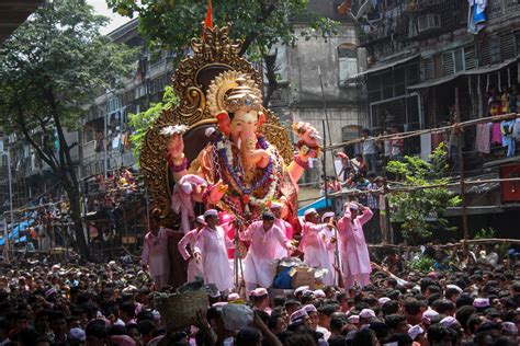 24 Stunning Photos From India's Ganesh Chaturthi Festival