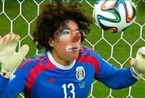 Guillermo Ochoa es víctima de 'memes' tras error ante Toluca| Telediario México