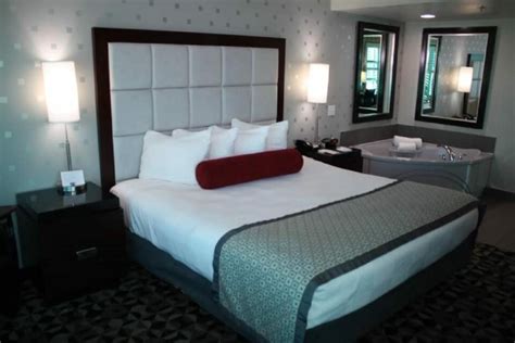 Romantic Hotels with Jacuzzi In Room Phoenix AZ (Or Whirlpool/Hot Tubs)