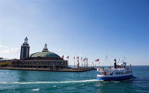 Book a Chicago Skyline Boat Tour | Headout