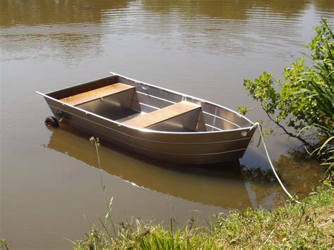 Barco de pesca de aluminio - Ligero y resistente