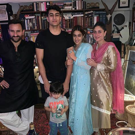 Mumbai : Saif Ali khan Celebrates Diwali with Kareena kapoor ,Sara Ali ...