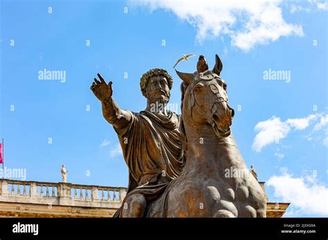 Equestrian statue of Marco Aurelio Stock Photo - Alamy