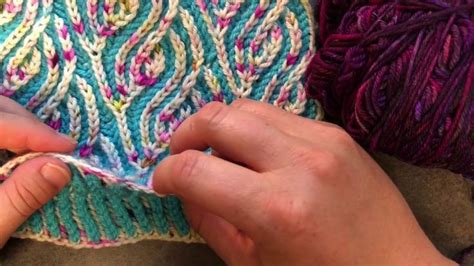 2 Color Brioche in the Round Knit Hat Tutorial - YouTube | Brioche knitting patterns, Knitting ...