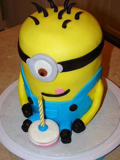 Minion Cake Ideas and Designs