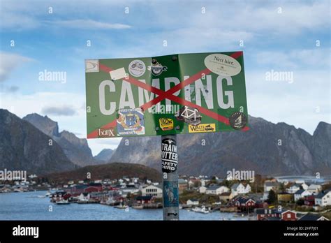 Norway, Lofoten, Moskenesøya, landscape near Reine, sign "Camping forbidden Stock Photo - Alamy