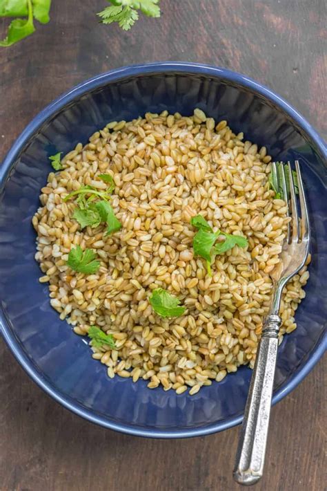 How to Cook Freekeh (Freekeh 101) | The Mediterranean Dish