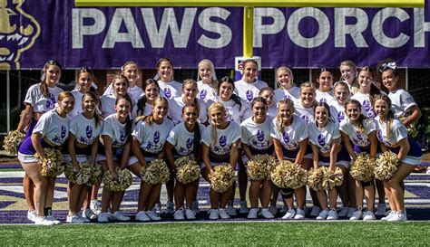 Football Team Photo / WCU Cheerleaders - Issuu