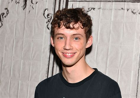 21-year-old singer Troye Sivan’s nudes were leaked — and he responded ...