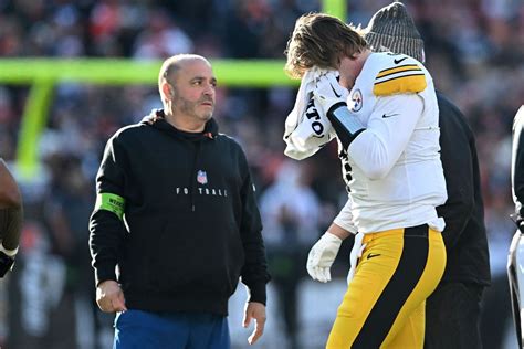 Steelers fans call out Kenny Pickett after QB’s disappointing performance in loss vs Browns: "He ...