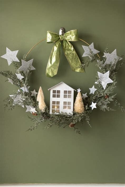 DIY Pottery Barn Inspired Metal Christmas Wreath