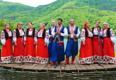 WORLD, COME TO MY HOME!: 0783 UKRAINE - Traditional costume of Ukraine (1)