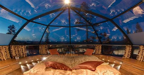 Glass Igloo Hotel in Finland designed for watching the Northern Lights : pics