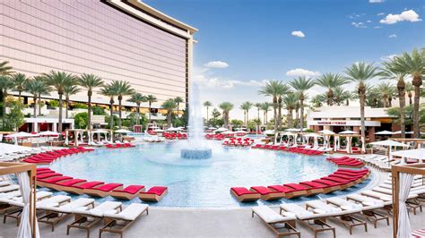 Las Vegas Hotel Pools | Best Swimming Pools | Red Rock Resort