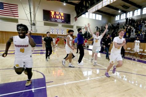 CCS basketball: Riordan advances to final with wild finish over St ...