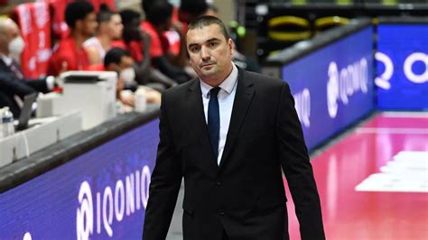 Golden State Warriors coach Dejan Milojevic dies at 46 after falling ill at team meal - The ...