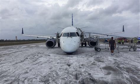 JetBlue Plane Which Fueling Van Hit Last Month Makes Emergency Landing Without Nose Landing Gear