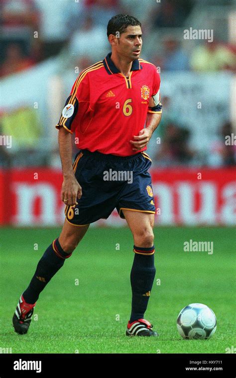 FERNANDO HIERRO SPAIN & REAL MADRID FC 19 June 2000 Stock Photo - Alamy