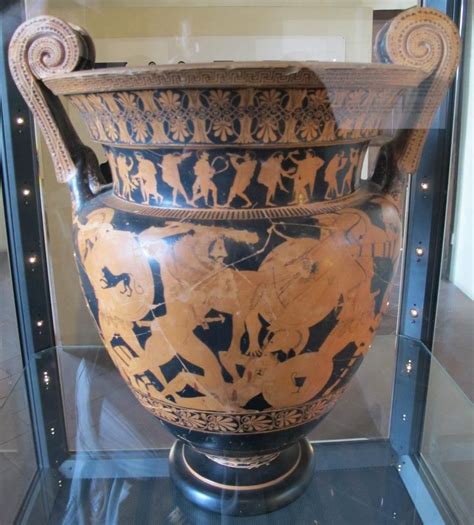 Museo Archeologico Gaio Cilnio Mecenate (Arezzo) Attica, cratere di euphronios, 500-470 ac. ca ...