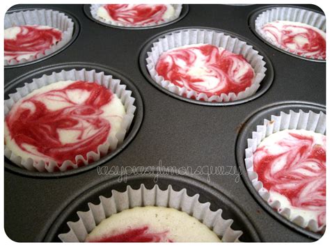 Easy Peasy Lemon Squeezy: Raspberry Swirl Cheesecake Cupcakes