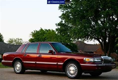 Purchase used 1997 Lincoln Town Car Loaded Astro Roof Touring and in ...