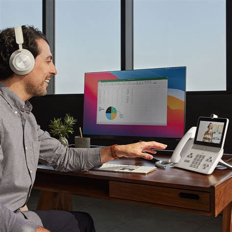 Cisco Video Phone 8875 | The Desk Phone for Hybrid Work