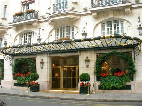 Le Bristol Paris: A Historic Luxury Hotel ⋆ Beverly Hills Magazine