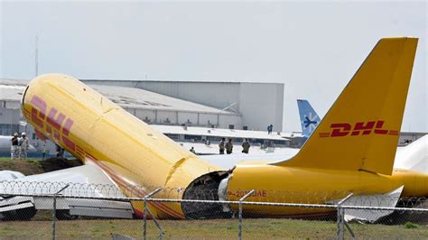 A DHL Boeing 757 just crash-landed on the runway in Costa Rica