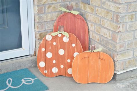 Fall Porch Pumpkins - The Happy Scraps