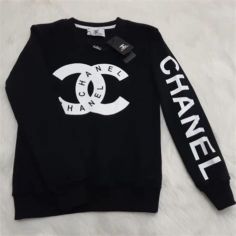 Chanel Logo Sweatshirt | Chanel logo, Sweatshirts, Chanel shirt