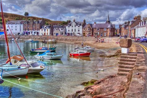 Stonehaven harbour, Aberdeenshire, Scotland | Leslie Vella | Flickr