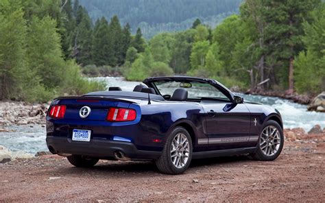 Ford Mustang V6 Convertible - amazing photo gallery, some information ...