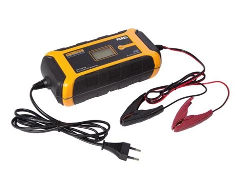 Automatic 12V 8A battery charger for lead-acid batteries