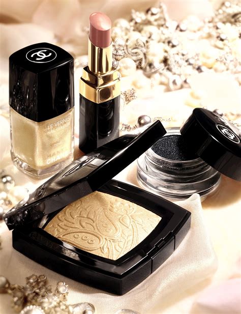 Make up. Chanel. | Chanel cosmetics, Chanel makeup, Chanel beauty