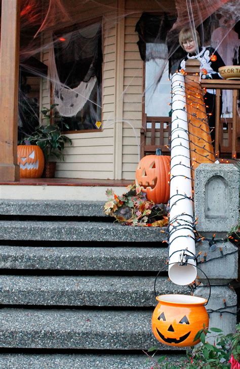 Langley man builds automatic candy dispenser for Halloween | Whidbey ...