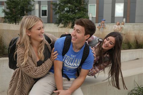 NIACC Reels Series: Living on Campus - NIACC Minute