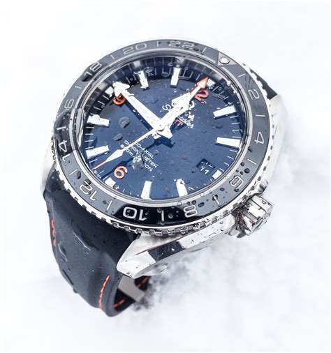 Omega Seamaster Planet Ocean GMT Watch Review | Page 3 of 3 | aBlogtoWatch